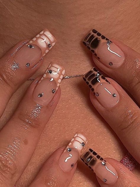 Brown Nail Designs, Ongles Beiges, Snake Skin Nails, Brown Nail Art, Nail Designs Ideas, Orange Nail Designs, Brown Nail, Brown Nails Design, Chic Nail Art