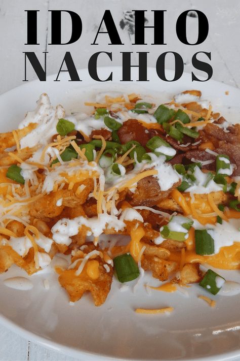 Loaded waffle fries covered in nacho cheese, shredded cheese, ranch, bacon, and green onions. Our favorite for new years parties or the super bowl! Idaho Nachos, Loaded Waffle Fries, Potato Wedges Recipe, Superbowl Appetizers, Holiday Baking Recipes, Waffle Fries, Crowd Pleasing Appetizers, Nachos Recipe, Nacho Cheese