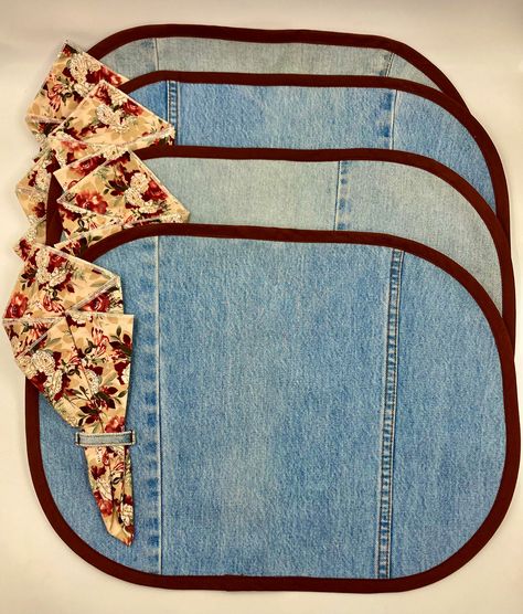 Recycled Denim Projects, Denim Placemats, Denim Sewing, Sewing Slippers, Repurposed Jeans, Jeans Crafts, Denim Wedding, Upcycled Textiles, Blue Jeans Crafts