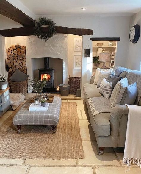 Cosy Cottage Living Room, Country Lounge, Salons Cottage, Country Cottage Living Room, Cottage Lounge, Cottage House Interior, Country Cottage Living, Country Style Living Room, Country Cottage Interiors