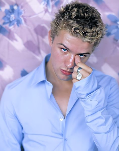 Zac Burgess, Ryan Phillipe, 2000s Boys, Ryan Phillippe, 90s Actors, 90s Men, Chad Michael Murray, Blonde Boys, Blonde Guys