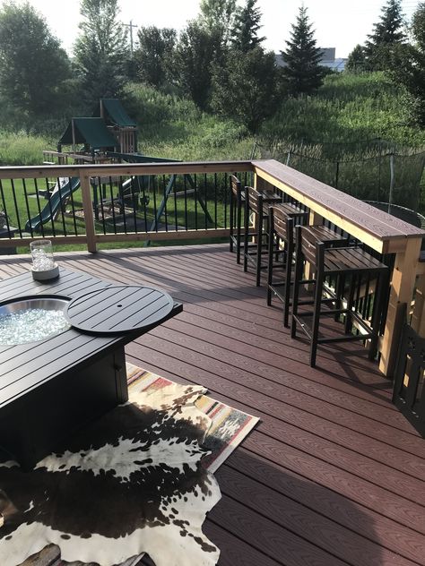 Trex Deck Railing Bar Top, Bar Deck Railing, Bar Ledge On Deck Railing, Deck Bar Railing Ideas, Deck Bar Railing, Deck Rail Bar, Deck Railing Bar, String Lights Wall, Farmhouse Deck