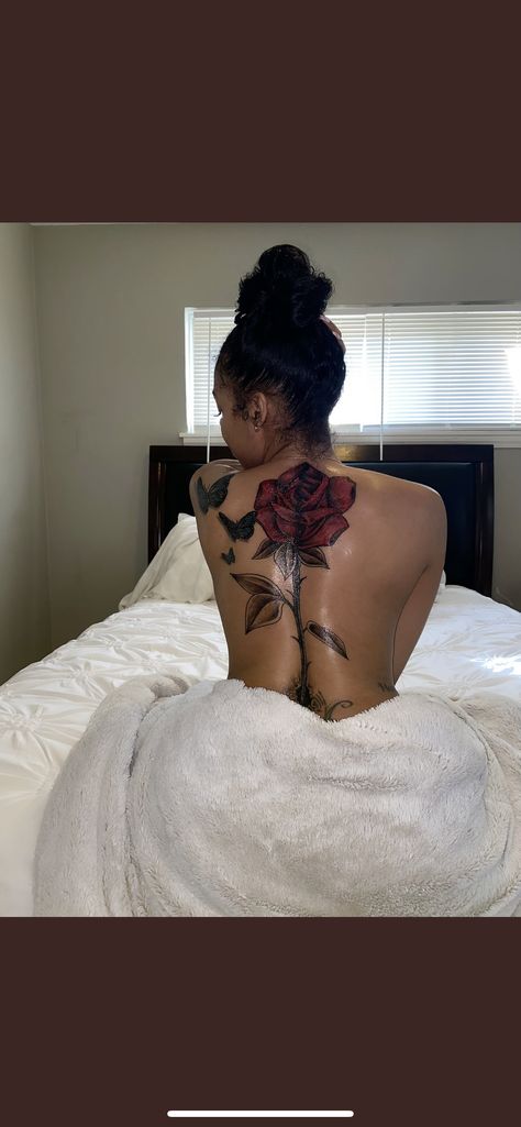 pins’ thepinqueenKi👸🏽 Girl Thigh Tattoos, Girl Back Tattoos, Cute Hand Tattoos, Pretty Hand Tattoos, Black Girls With Tattoos, Tattoed Women, Spine Tattoos For Women, Tattoos For Black Skin, Pretty Tattoos For Women