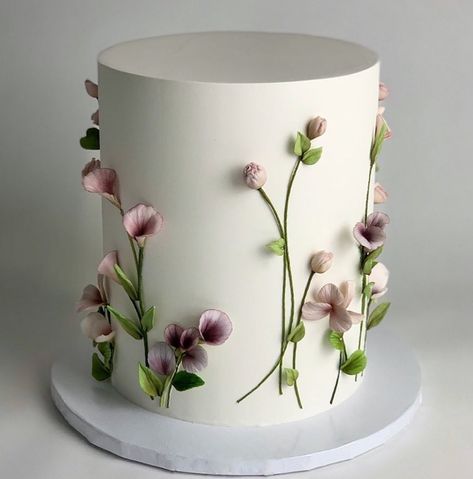 Floral Cakes, Lavender Cake, Cake Custom, Creative Cake Decorating, Cake Blog, Cake Decorating Designs, Classic Cake, Pretty Birthday Cakes, Cake Pictures