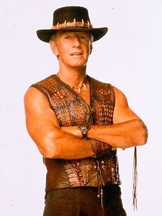 pinterest costume australie arborigène | Paul Hogan starred as Mick Dundee in the 1986 Australian comedy film ... Paul Hogan, Australian Icons, Crocodile Dundee, Australian Costume, Australia History, Australian Actors, Theatre Costumes, Costume Themes, Iconic Dresses