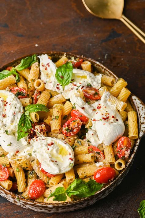 Cherry Tomatoes And Burrata, Tomatoes And Burrata, Tomatoes Burrata, Blistered Tomatoes, Meatless Pasta, Burrata Recipe, Cheesy Pasta Bake, Tomato Dishes, Roasted Cherry