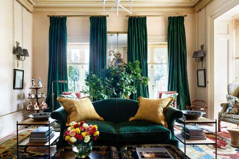 How To Pick Living Room Curtains That Perfectly Match Your Style Window Pelmets, Front Living Room, Grand Millennial, Luxury Winter, Green Room, Formal Living Room, Curtains Living, Living Room Interior Design, Types Of Sofas