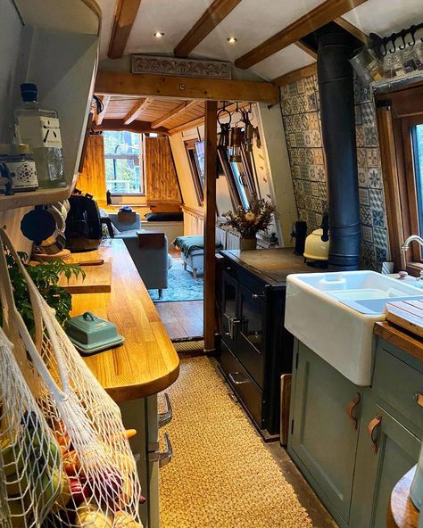 ~Its a Narrowboat Life~ on Instagram: “Feeling very cosy on the ark today. The stove definitely keeping us warm... a bit too warm🥵 #stove #peakforestcanal #narrowboat…” Narrowboat Kitchen, Narrowboat Life, Canal Boat Interior, Narrowboat Interiors, Boat House Interior, Boat Interior Design, Houseboat Living, Sailboat Interior, Narrow Boat