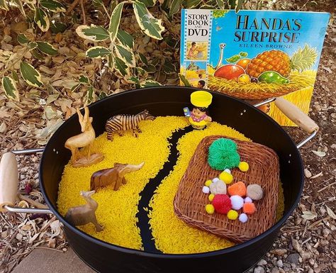 21 play tray ideas – CleverBabi World Book Day Activities, Handas Surprise, Tuff Tray Ideas Toddlers, Africa Day, Crockpot Ideas, Harmony Day, Eyfs Activities, African Theme, Nursery Activities