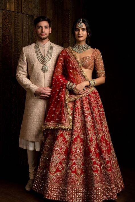 Sabyasachi Bridal, Baju Kahwin, Bridal Lehenga Designs, Latest Bridal Lehenga, Saree Bollywood, Wedding Lehenga Designs, Indian Wedding Outfit, Indian Bride Outfits, Designer Bridal Lehenga