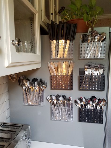 Kitchen Cutlery Storage, Silverware Storage, Kitchen Ideas Farmhouse, Kitchen Utensil Storage, Kitchen Utensil Organization, Kitchen Ideas Modern, Diy Camper Remodel, Cutlery Storage, Utensil Storage