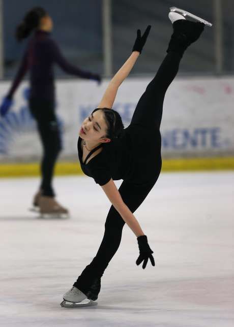 Jasmine Santos, Karen Chen, Figure Ice Skates, Figure Skating Outfits, Ice Skating Outfit, Skating Aesthetic, Ice Skaters, Ice Rink, Body Reference Poses