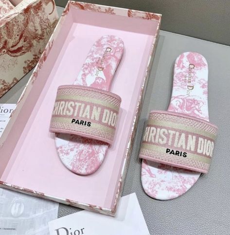 Pretty Sandals, Trendy Shoes Sneakers, Dr Shoes, Hype Shoes, Girly Shoes, Aesthetic Shoes, Swag Shoes, Cute Sandals, Dior Shoes