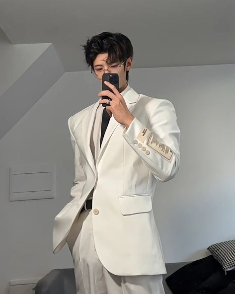 Male White Outfit, Anime Wedding Dress, Actor Au, Anime Wedding, Wedding Dress Men, Asian Guys, Stage Outfit, Cute Asian Guys, Fashion Illustration Dresses