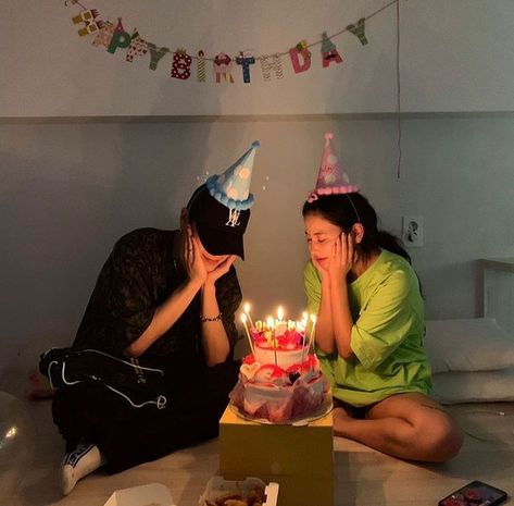 Birthday Couple Pic, Couple Birthday Pictures, Bf Birthday, Cute Birthday Pictures, 사진 촬영 포즈, Couple Selfies, Couples Vibe, Online Quiz, Generate Leads