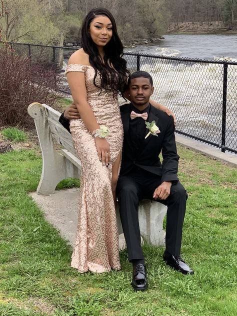 Rose Gold Prom Couple, Creative Prom Dresses, Gold Prom Couple, Rose Gold Prom Dresses, Rose Gold Prom, Mauve Prom Dress, Floral Attire, Couple Prom, Rose Gold Prom Dress