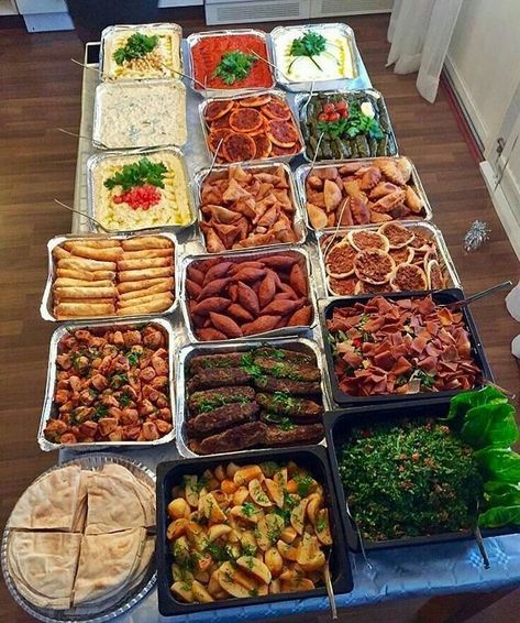 Lebanese Dinner Party, Lebanese Dinner, Birthday Dinner Menu, Party Food Buffet, Catering Ideas Food, Dinner Party Menu, Party Food Platters, Dinner Party Recipes, Catering Menu