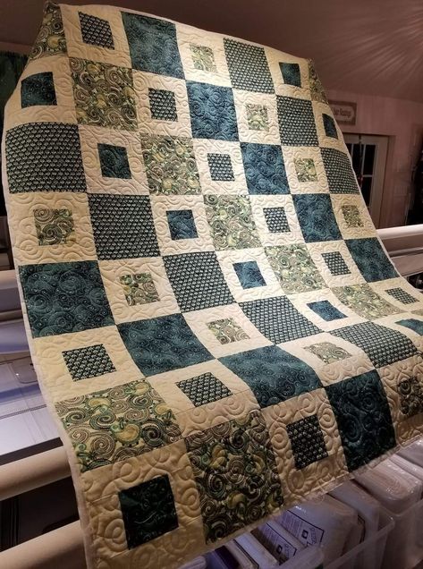 Large Pattern Quilts, Blue And Brown Quilts, Simple Quilt Patterns, Blue Quilt Patterns, Colchas Quilting, Blue And White Quilts, Charm Square Quilt, Panel Quilt Patterns, Simple Quilts