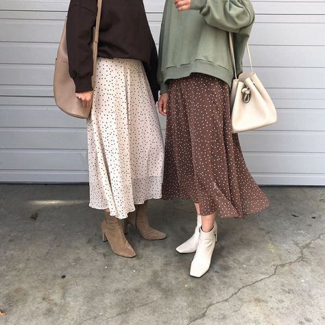 Rok Outfit, Stile Hijab, Polka Dot Midi Skirt, Rock Outfit, Hijabi Outfits Casual, Modest Clothing, Midi Skirts, Mode Inspo, 가을 패션