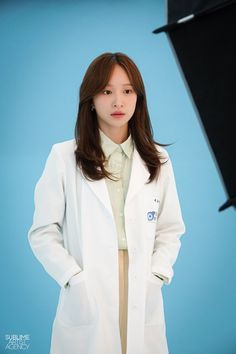 Doctor Lab Coat Aesthetic, Doctor Coat Outfit, Doctor Attire Female, Beautiful Doctor Women, Doctor Uniform Woman, White Coat Outfit Medical, Female Doctor Outfit Medical, Lab Coat Outfit, Lab Coat Aesthetic