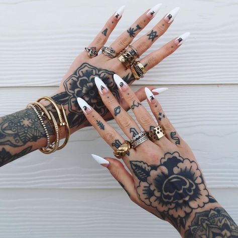 Edgy Nails, Nail Shapes, Perfect Nails, Love Nails, White Nails, Tattoo Artists, Girly Things, Nail Inspo, Nails Inspiration