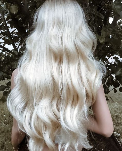 Long White Blonde Hair Aesthetic, Long Wavy Platinum Blonde Hair, Long Platinum Blonde Hair Aesthetic, Very Long White Hair, Pale Blonde Hair Aesthetic, White Hair Girl Aesthetic, Targaryen Hair Aesthetic, Icy White Blonde Hair, Ice White Hair