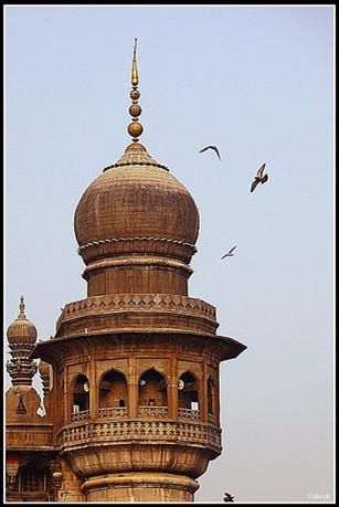 Onion Dome Architecture, Minarets Architecture, Dome Architecture, Mecca Masjid, Architecture Photography Buildings, India Architecture, Persian Architecture, Perspective Drawing Architecture, Mughal Architecture