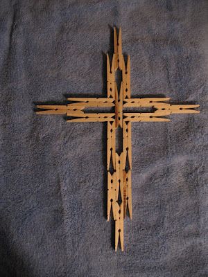 Clothespin Cross- So need for laundry room!!!! Clothespin Cross, Wooden Crosses, Christian Crafts, Bible School Crafts, Cross Crafts, Vbs Crafts, Cross Art, Church Crafts, Diy Cross