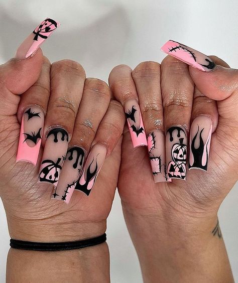 Spooky Halloween nail design Scary Halloween Nails, Halloween Nails Inspo, Nail Designs For Halloween, Cute Halloween Nail Designs, Ongles Halloween, Halloween Nail Ideas, Horror Nails, Holloween Nails, Halloween Acrylic Nails