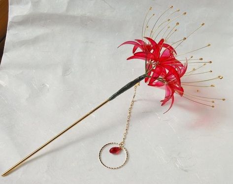 Anting Manik, Red Spider Lily, Spider Lily, Red Spider, Pretty Knives, Chinese Hair Accessories, Fantasy Props, Anime Accessories, Magical Jewelry