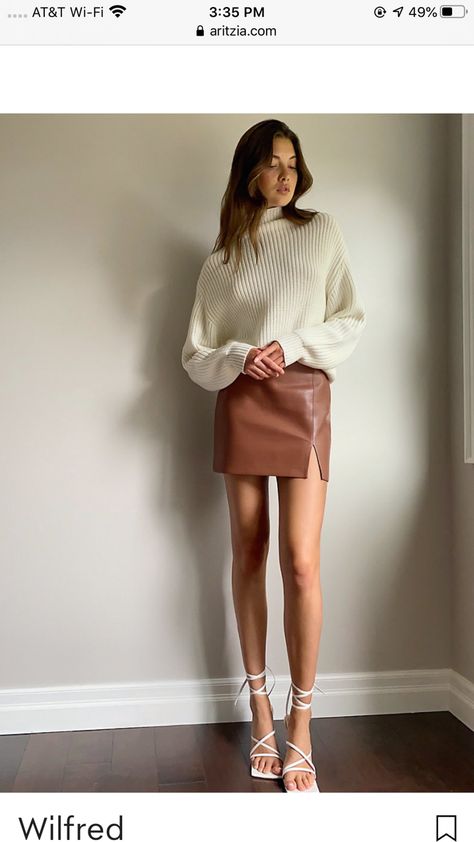 Mini Skirt Winter, Cropped Wool Sweater, Short Skirts Outfits, Mini Skirt Style, Winter Skirt Outfit, Leather Mini Skirt, A Line Mini Skirt, Winter Skirt, Womens Dress Pants