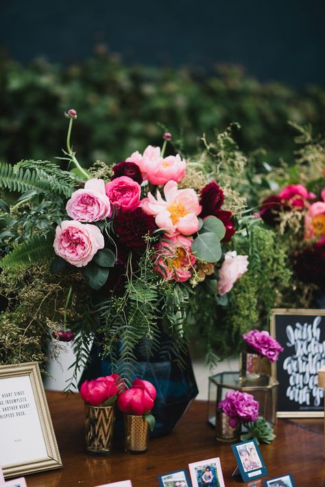 floral centerpiece - photo by Heidi Ryder Photography https://ruffledblog.com/modern-wedding-at-the-fig-house-in-la Pink Centerpieces, Modern Wedding Flowers, Boda Mexicana, Wedding Vision, Pink Wedding Flowers, Floral Centerpieces, Trendy Wedding, Reception Decorations, Garden Wedding