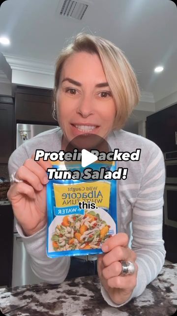 Deidre Ferenc • Fat Loss Coach for Midlife Ladies on Instagram: "Back to school means it’s time to get back to YOU so I’m resharing this #recipereel from several months ago because I keep getting requests for this high protein tuna salad recipe. It’s soooo good and has 50g of protein in it!

Want more simple, healthy and delicious protein packed recipes? Comment with the word “PROTEIN” below and I’ll send you my free protein guide. 
‼️Be sure that you’re following me so IG will allow me to send you the free guide! 

.
.
.
#proteinpower #proteinislife #highproteinrecipe #tunasalad #tunafish #highproteinlunch #highproteinmeal
#proteinpacked #easyandhealthy #quickhealthyfood #simpleandhealthy #healthylunchideas #healthylunches #quicklunchideas #10minutemeal #10minutemeals #backtoschoolbacktoy Healthy Protein Ideas, High Protein Tuna, Macro Lunches, 50 Grams Of Protein, 1400 Calorie Meal Plan, Tuna Protein, Tuna Lunch, Protein Guide, Nutrisystem Recipes