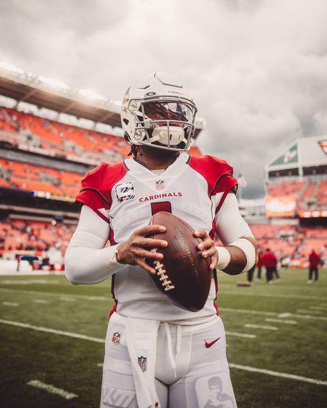 Tuff Pics, Cardinal Pictures, Kyler Murray, Cardinals Players, Football Poses, Football Pics, Cardinals Football, Cardinals Nfl, Nfl Arizona Cardinals