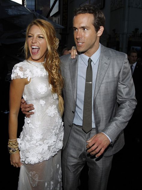 Ryan Reynolds Wedding, Blake Lively Wedding Dress, Blake Lively Wedding, Blake Reynolds, Ryan Reynolds And Blake Lively, Blake Lively And Ryan Reynolds, Vogue Poses, Blake Lively Ryan Reynolds, Blake And Ryan