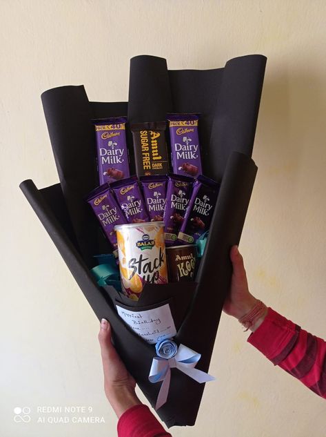 Diy bouquet ideas Chocolate Bouquet Diy Tutorials, Boyfriends Birthday Ideas, Chocolate Bouquet Diy, Handmade Chocolates, Bouquet Ideas, Chocolate Bouquet, Diy Bouquet, Dairy Milk, Boyfriend Birthday