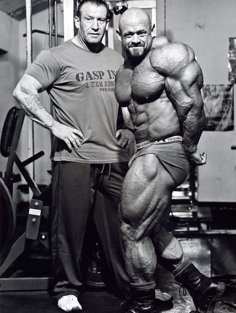 Dorian Yates with Warren Branch Bodybuilding Quotes, Best Bodybuilder, Dorian Yates, Workout Nutrition, Bodybuilders Men, Body Building Men, Mr Olympia, Fitness Sport, Body Builder