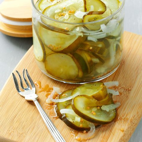 You can enjoy a small batch of these sweet crunchy pickles anytime without the work of traditional canning methods. They're loaded with flavor and so easy to make. —Marie Wladyka, Land O'Lakes, Florida Microwave Pickles Recipe, Vintage Appetizers, Pickled Cucumbers, Pickled Okra, Refrigerator Pickles, Cucumbers And Onions, Pickle Butter, Homemade Pickles, Sweet Pickles