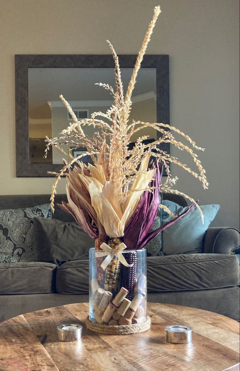 Dried Corn Decor, Indian Corn Decorations Fall Displays, Dry Corn Decor, Decorating With Corn Stalks, Indian Corn Decorations, Dry Flowers Arrangements Ideas, Corn Centerpiece, Pumpkin Patch Decor, Corn Decorations