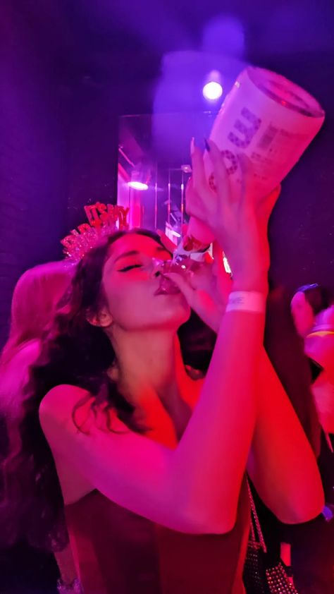 Birthday Night Out, Party Girls Night Club, Campbell Aesthetic, Partying Aesthetic, 20s Lifestyle, Balkan Girl, Lucy Campbell, Birthday Party Night, Party Pooper