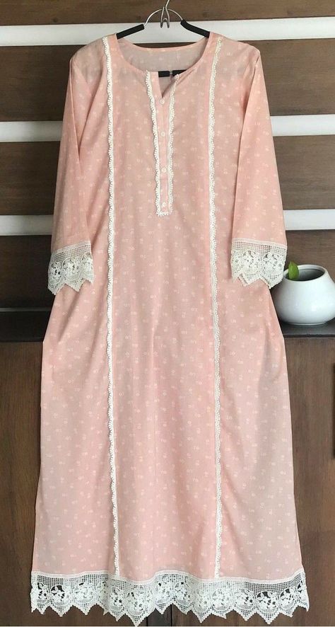 Lace Pattern Kurti Design, Cotton Pakistani Dress Pattern, Kamiz Design With Lace, Sleeves Pattern For Kurtis, Pakistani Cotton Suits Design, Kurti Lace Design, Cotton Lace Design On Suits, Plain Suit Design, Printed Suit Design