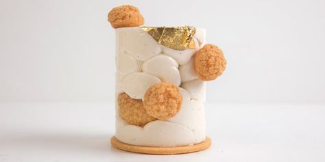 Saint Honore Recipe, Saint Honore Cake, St Honore Cake, Choux Dough, Antonio Bachour, Greek Pastries, Saint Honore, So Good, Almond Powder