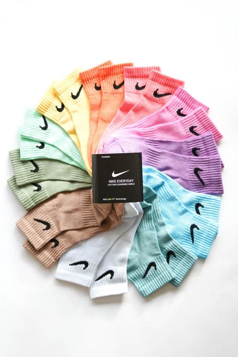 Nike Socks Pack, Nike Accessories Products, Nike Socks Custom, Cute Nike Clothes, Cute Nike Socks, Nike Clothes Aesthetic, Dyed Nike Socks, Nike Socks Outfit, Custom Nike Socks