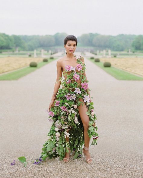 Mother Nature Costume, Jeanne Lanvin, Floral Gown, Fantasias Halloween, Tuscany Wedding, Floral Fashion, Fairy Dress, Wedding Trends, Flower Dresses