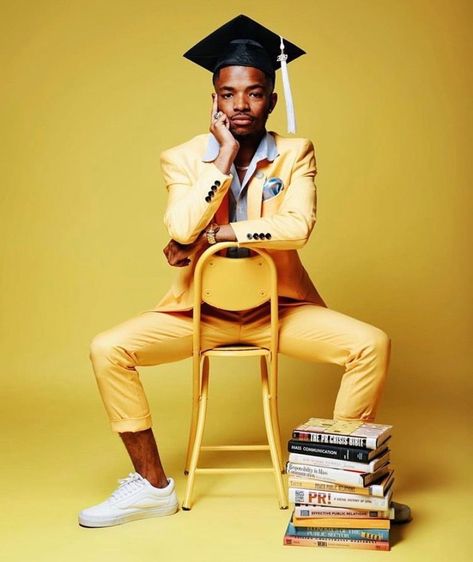 Hbcu Graduation Pictures, Male Graduation Pictures, High School Graduation Pictures, Senior Photos Boys, Senior Photoshoot Poses, College Graduation Pictures Poses, College Graduation Photoshoot, Boy Graduation, College Senior Pictures