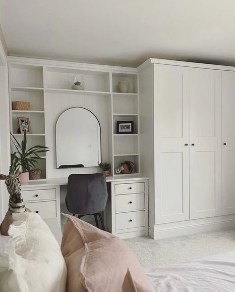 Ikea Office Hack, Home Office On A Budget, Home Office Style, Office On A Budget, Office Hacks, Ikea Office, Boho Bedroom Design, Boho Bedroom Ideas, Ikea Bedroom