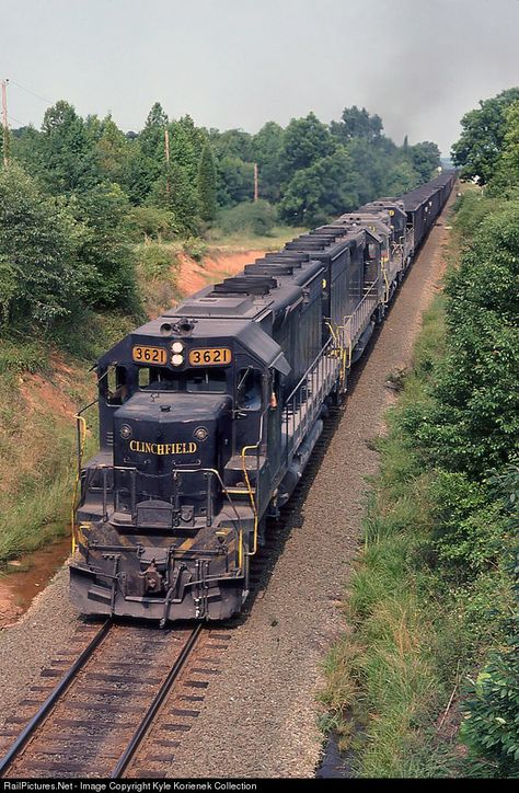 Clinchfield Railroad, Coal Train, Train Line, Scenic Railroads, Railroad Pictures, Rail Transport, Railroad Photography, Railroad Photos, Train Art