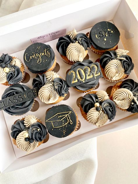 Graduation Cupcakes Ideas 2023, Graduation Cake And Cupcake Ideas, Prom Cupcakes Ideas, Graduation Cake Ideas 2024, Grad Cupcakes Ideas, Graduation Cupcakes 2023, Aesthetic Graduation Cake, Grad Party Cupcakes, Graduation Cupcakes 2024