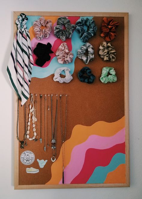 Painted Cork Board Ideas, Cork Board Painting, Aesthetic Cork Board Ideas, Cork Board Aesthetic, Pinboard Ideas Aesthetic, Diy Cork Board Ideas, Bulletin Board Ideas For Bedroom, Cork Board Art, Babe Cave Ideas