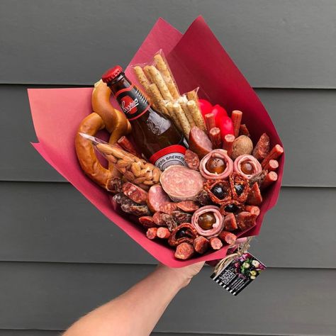 Post Image Meat And Cheese Bouquet, Salami Bouquet, Meat Bouquet, Bouquet Valentines, Charcuterie Box, Bavarian Pretzel, Food Bouquet, Graze Box, Recipe Hacks